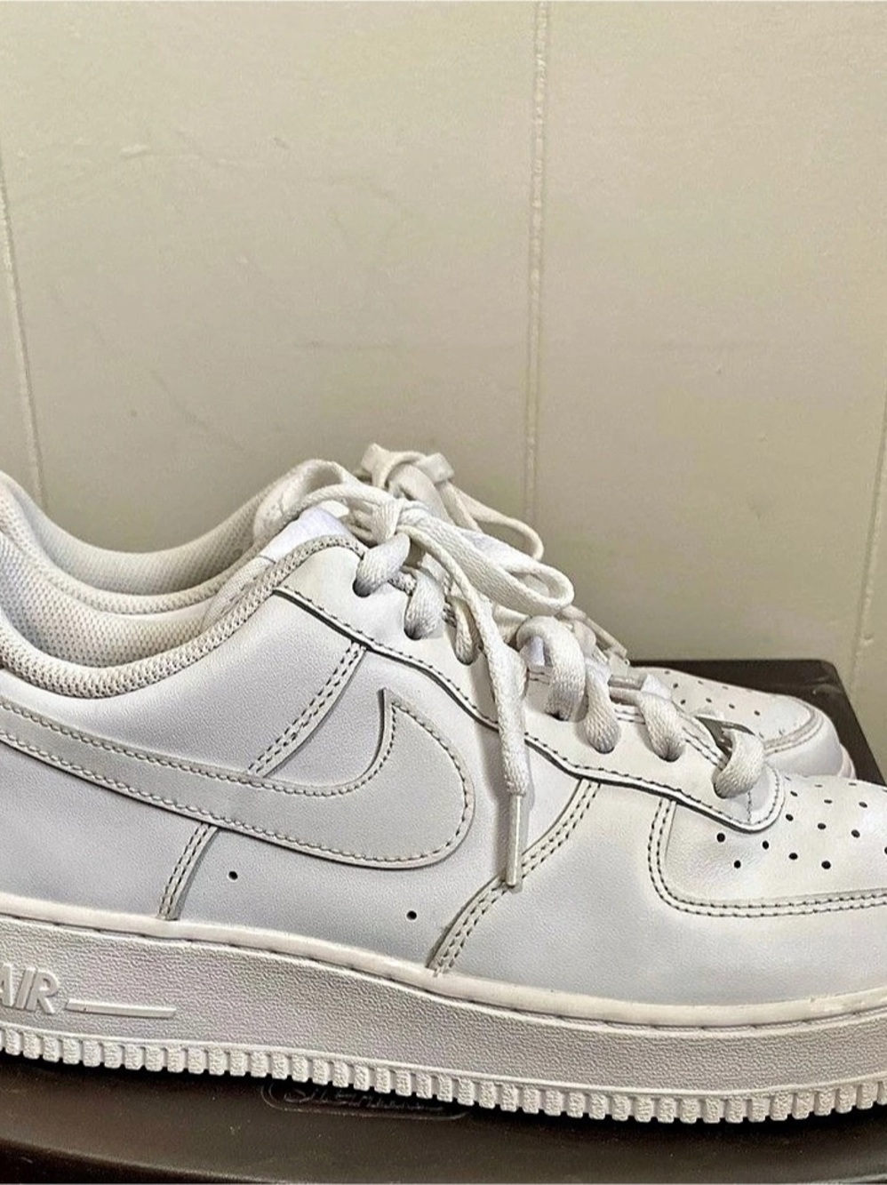 Nike Air Force 1 White Sneakers Like New